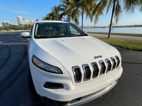Used 2015 Jeep Cherokee Limited w/ Luxury Group image 2