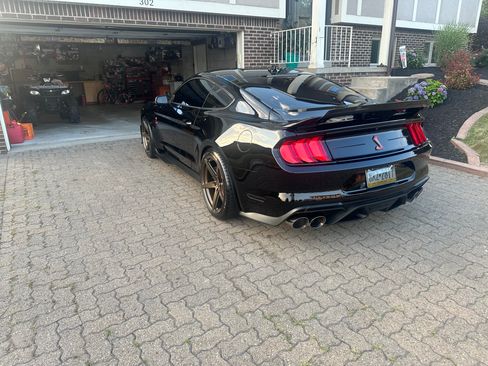 Used 2022 Ford Mustang Shelby GT500 w/ Technology Package image 6
