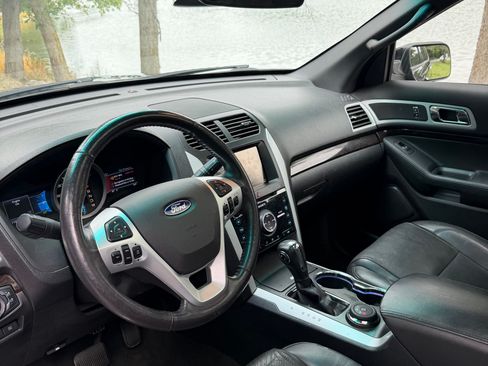 Used 2014 Ford Explorer Limited w/ Equipment Group 302A AWD/4WD image 12