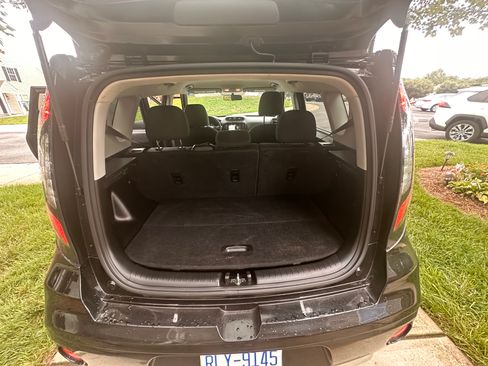 Used 2018 Kia Soul + w/ Audio Package FWD image 15