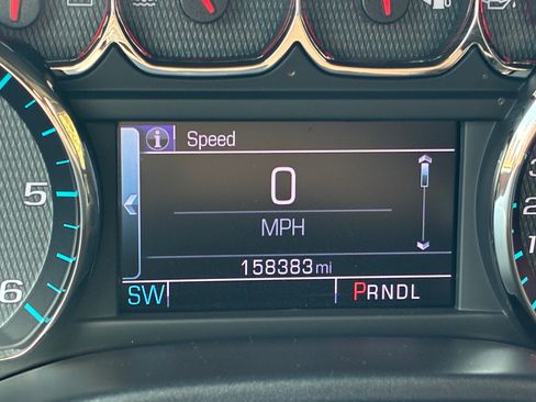 Used 2018 Chevrolet Silverado 1500 LT w/ All Star Edition AWD/4WD image 2
