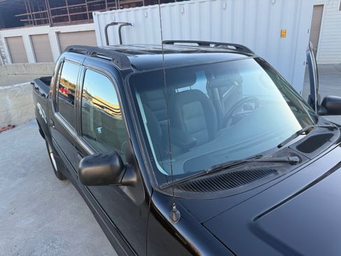 Used 2004 Ford Explorer Sport Trac XLT image 16