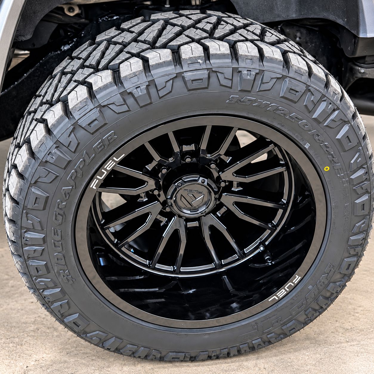 Used 2005 HUMMER H2 w/ Preferred Equipment Group AWD/4WD image 6