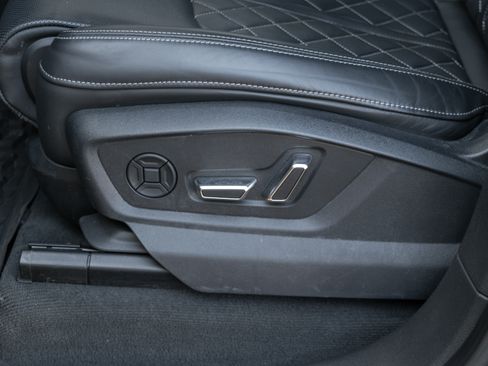 Used 2022 Audi SQ8 Prestige w/ Prestige Package image 16