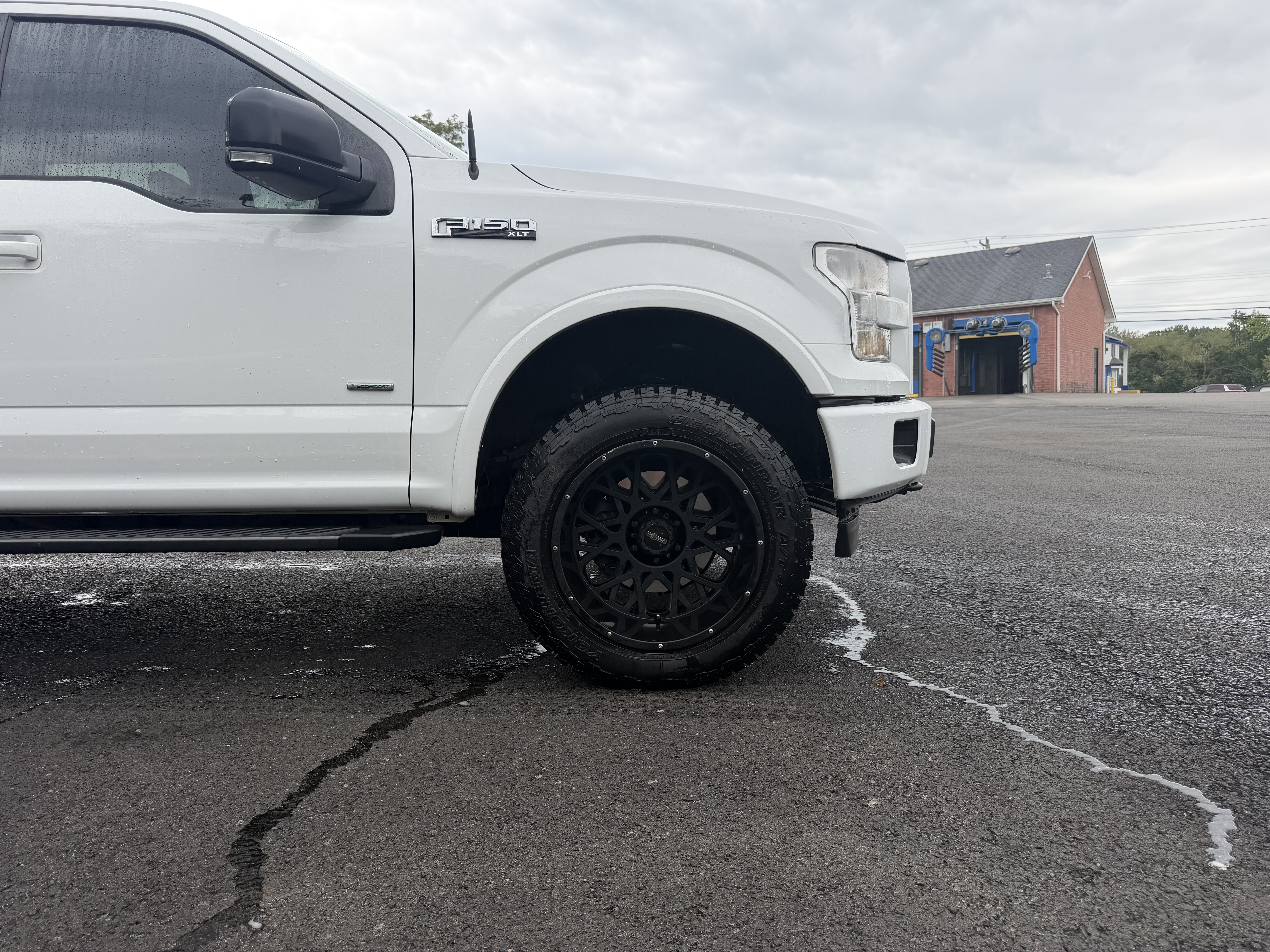 Used 2017 Ford F150 XLT w/ Equipment Group 302A Luxury AWD/4WD image 22