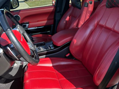 Used 2016 Land Rover Range Rover Autobiography image 4