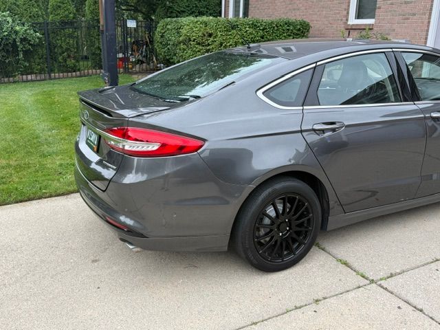 Used 2017 Ford Fusion Energi Titanium FWD image 9