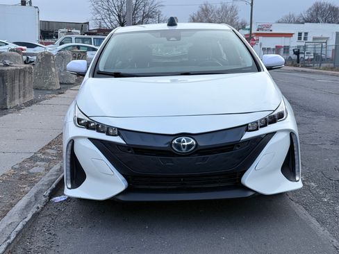 Used 2017 Toyota Prius Prime Plus image 6