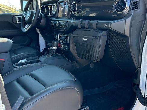 Used 2021 Jeep Wrangler Unlimited Rubicon w/ Xtreme Recon 35" Tire Package image 9