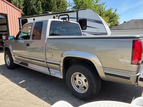 Used 1998 Chevrolet Silverado 2500 4x4 Extended Cab w/ Preferred Equipment Group 2 image 2