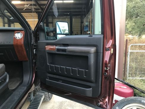 Used 2015 Ford F350 King Ranch image 21