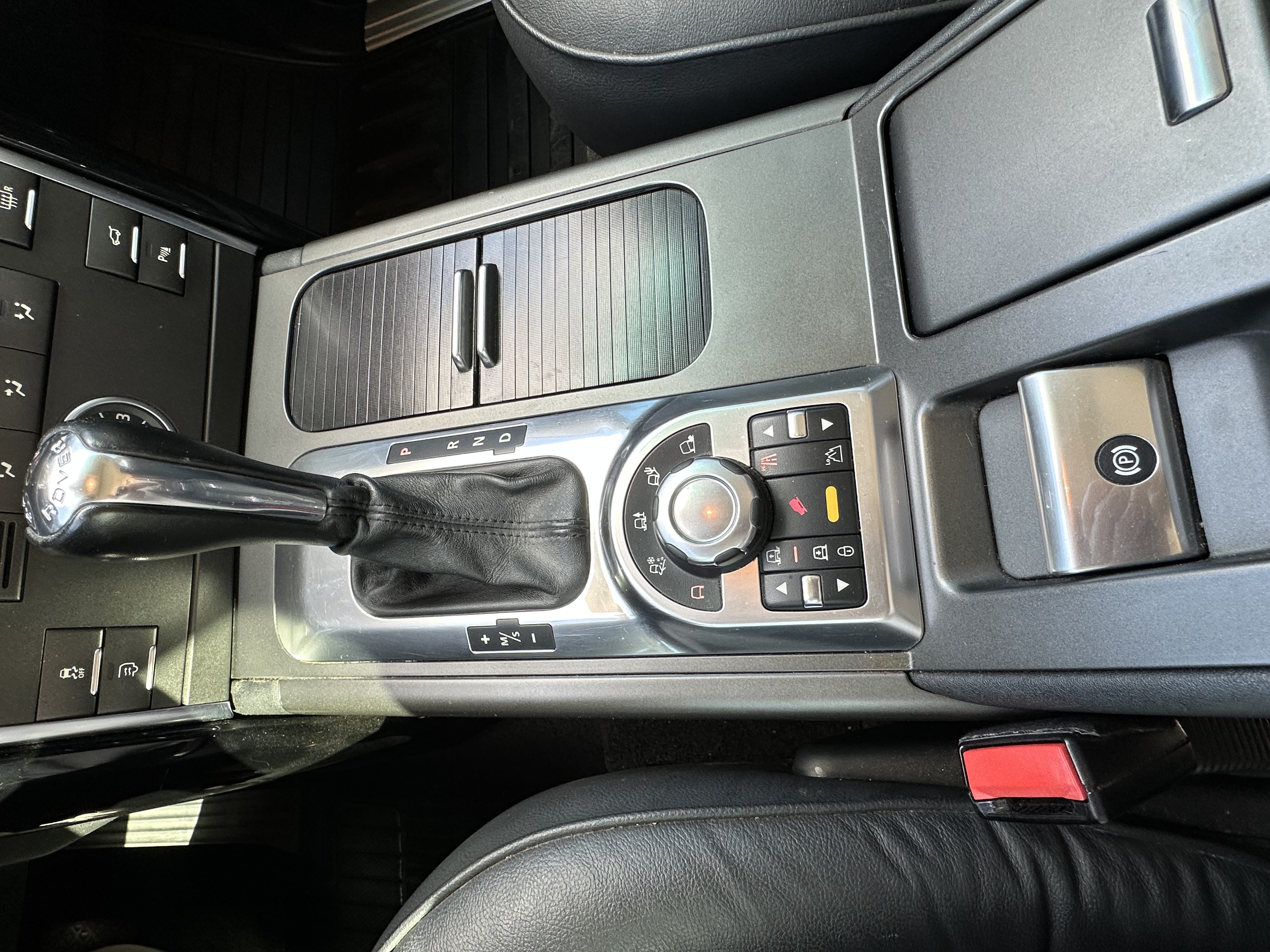 Used 2012 Land Rover Range Rover HSE AWD/4WD image 23