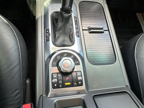 Used 2012 Land Rover Range Rover HSE AWD/4WD image 23