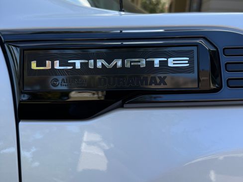 Used 2024 GMC Sierra 3500 Denali Ultimate AWD/4WD image 9