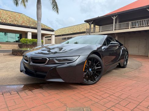 Used 2019 BMW i8 Coupe image 2