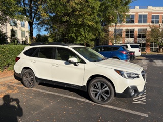 Used 2019 Subaru Outback 2.5i Limited AWD/4WD image 18