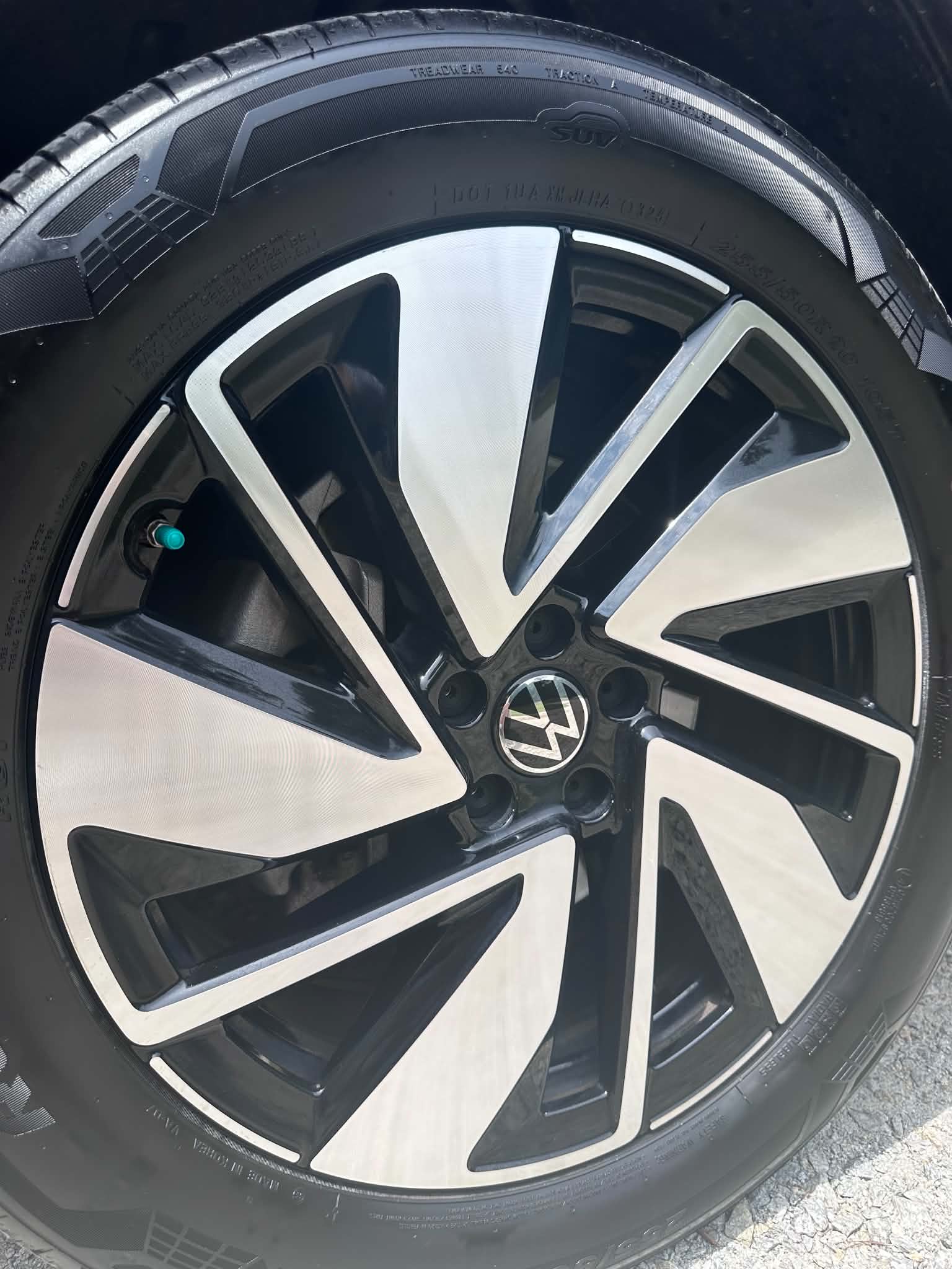 Used 2024 Volkswagen Atlas SE AWD/4WD image 8