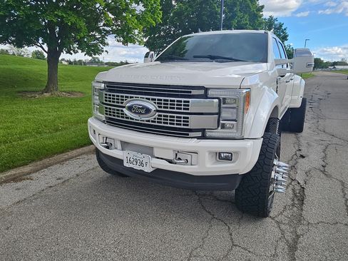 Used 2019 Ford F450 Platinum w/ Platinum Ultimate Package image 4