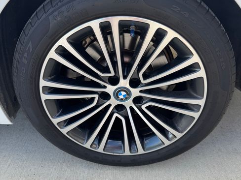 Used 2019 BMW 530e w/ Convenience Package RWD image 13