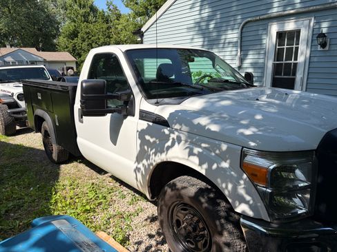 Used 2012 Ford F250 XL w/ XL Value Pkg RWD image 2