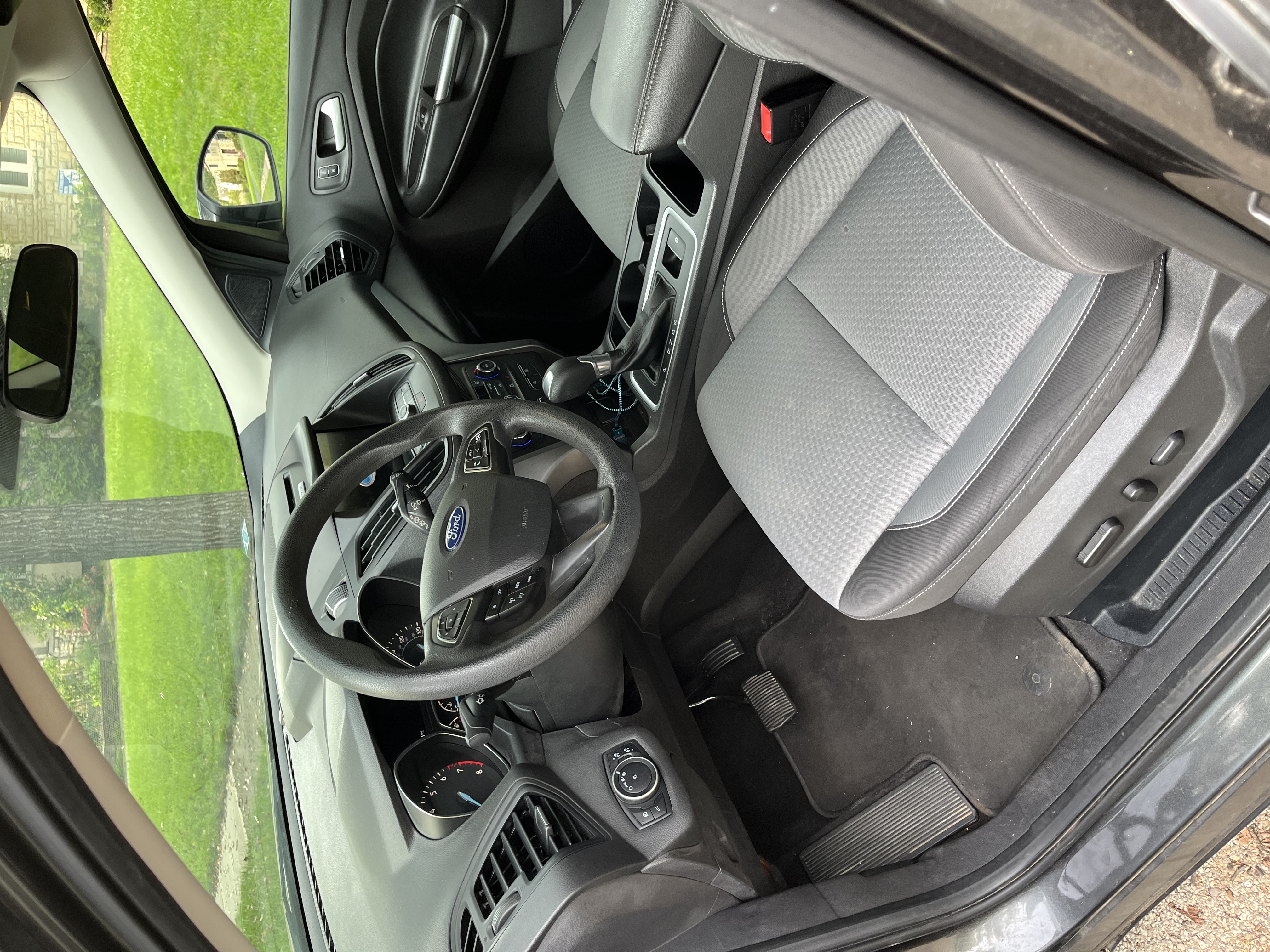 Used 2017 Ford Escape SE w/ Equipment Group 201A FWD image 5