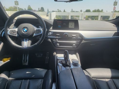Used 2018 BMW 530e w/ M Sport Package 2 RWD image 17