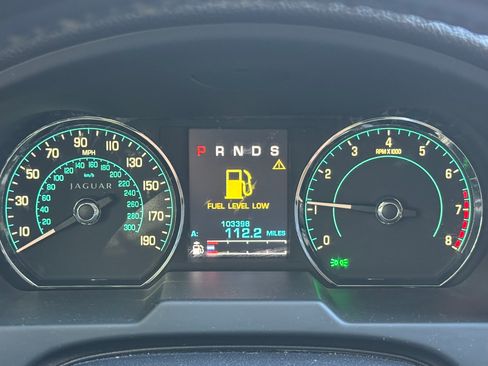 Used 2013 Jaguar XF image 19