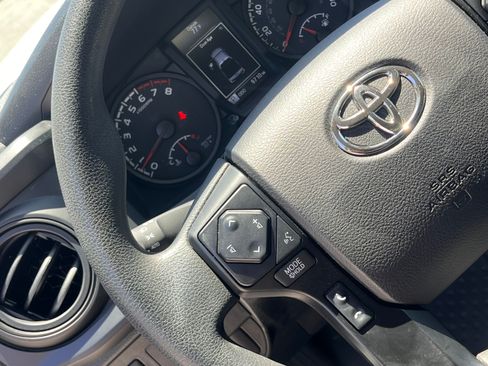 Used 2021 Toyota Tacoma SR AWD/4WD image 15