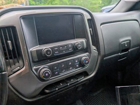 Used 2018 Chevrolet Silverado 1500 LT AWD/4WD image 15