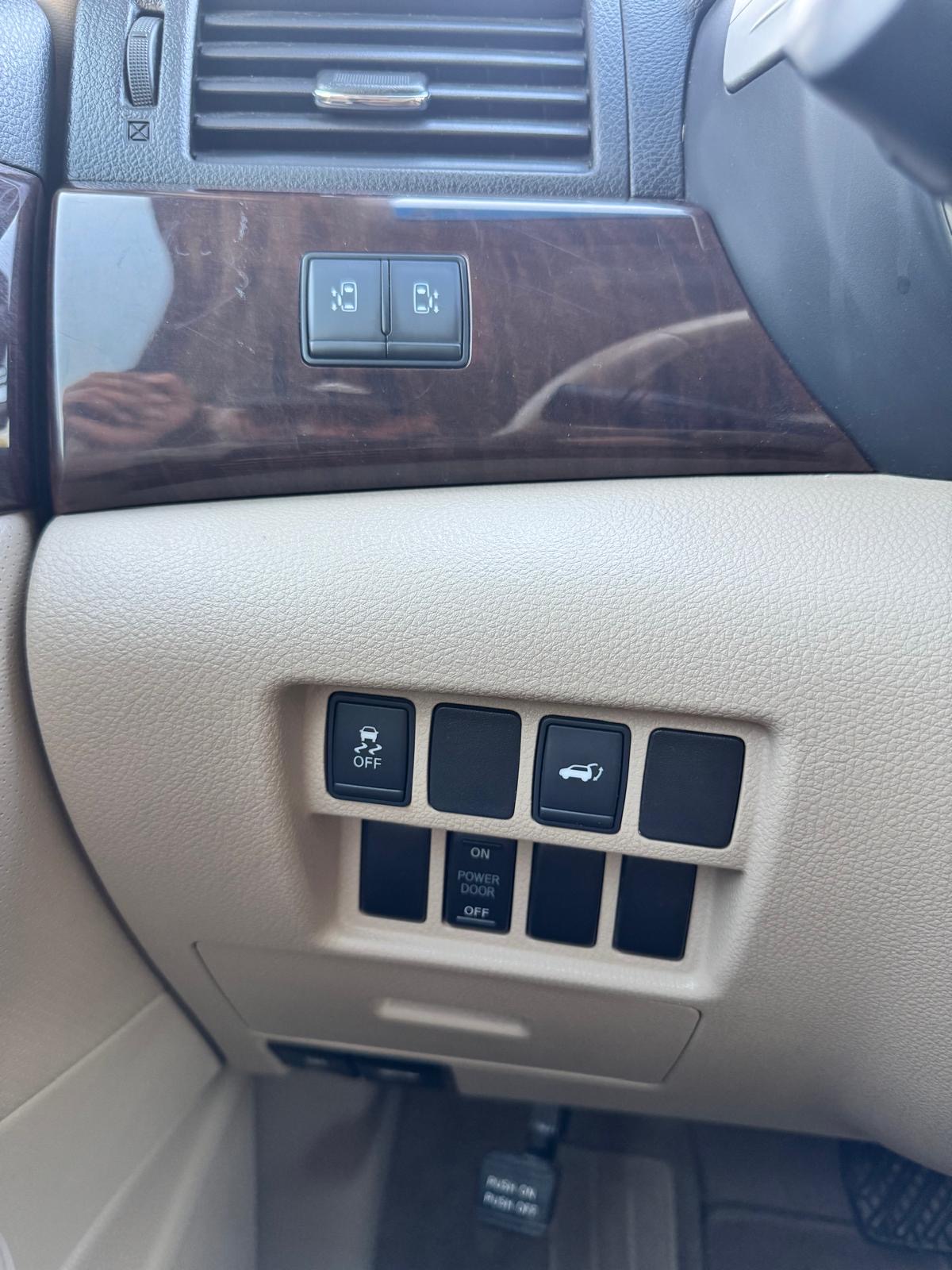 Used 2015 Nissan Quest SL FWD image 12