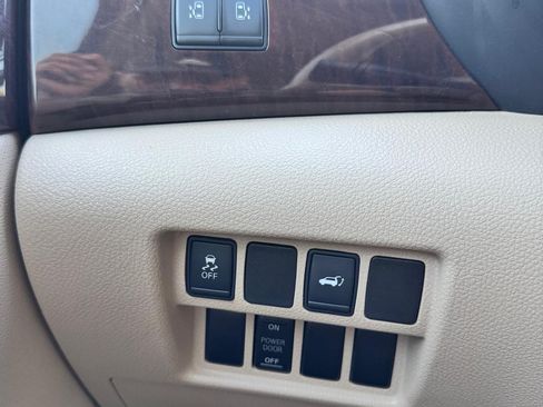 Used 2015 Nissan Quest SL FWD image 12