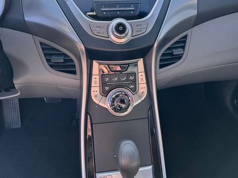 Used 2013 Hyundai Elantra GLS w/ Preferred Pkg FWD image 6