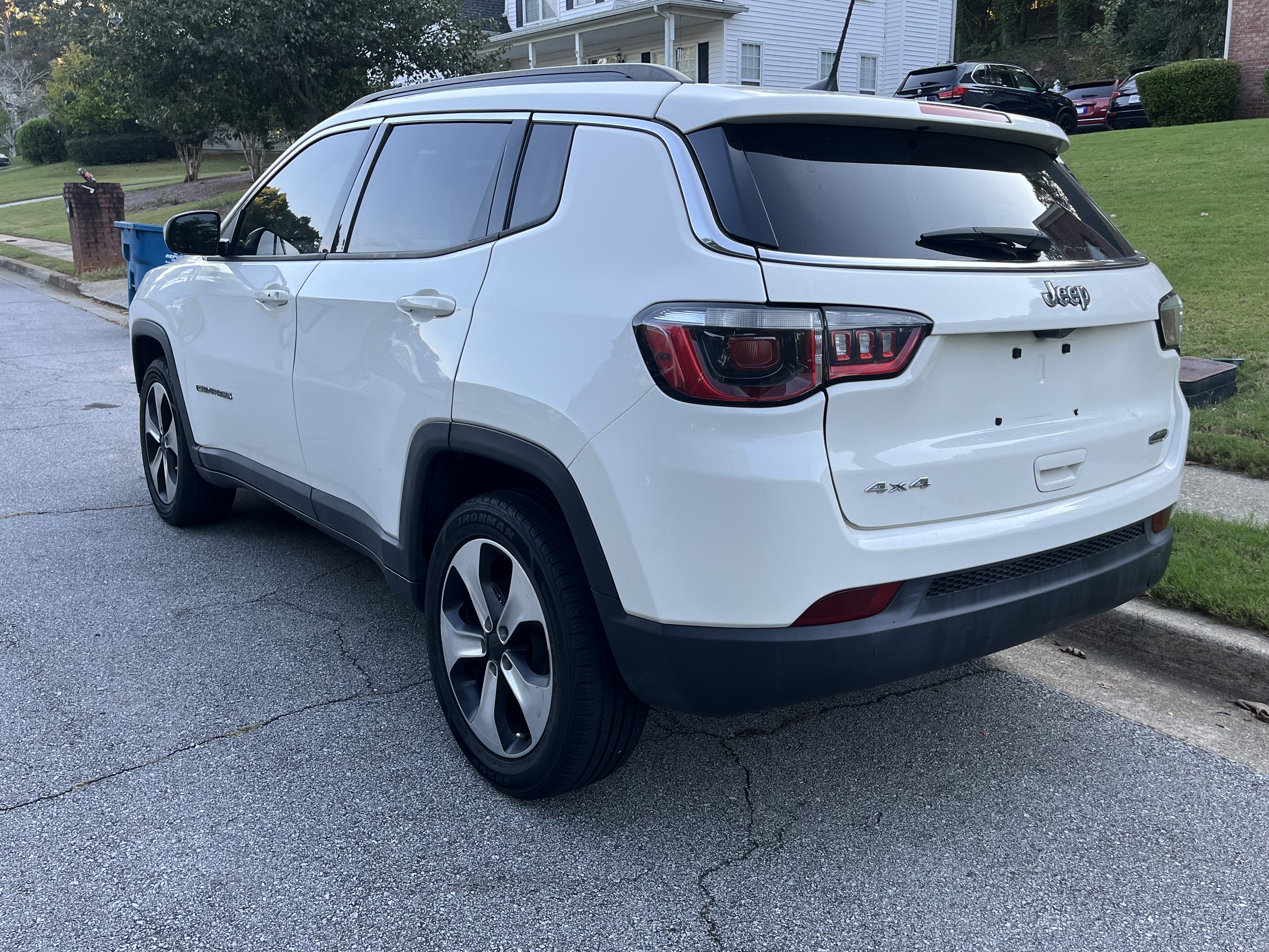 Used 2019 Jeep Compass Latitude w/ Cold Weather Group AWD/4WD image 5