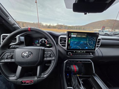 Used 2025 Toyota Sequoia Platinum w/ TRD Off-Road Package image 18