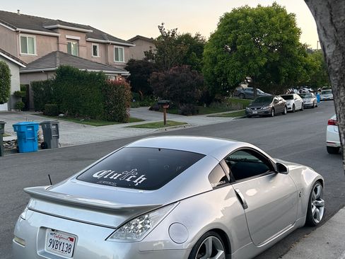 Used 2007 Nissan 350Z Coupe w/ Cargo Convenience Pkg RWD image 2