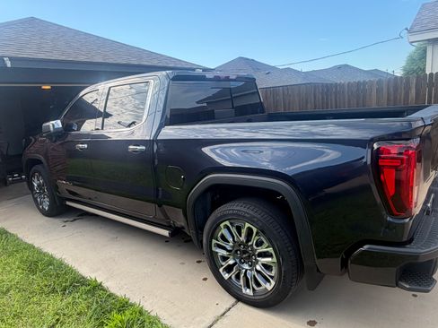 Used 2024 GMC Sierra 1500 Denali Ultimate AWD/4WD image 4