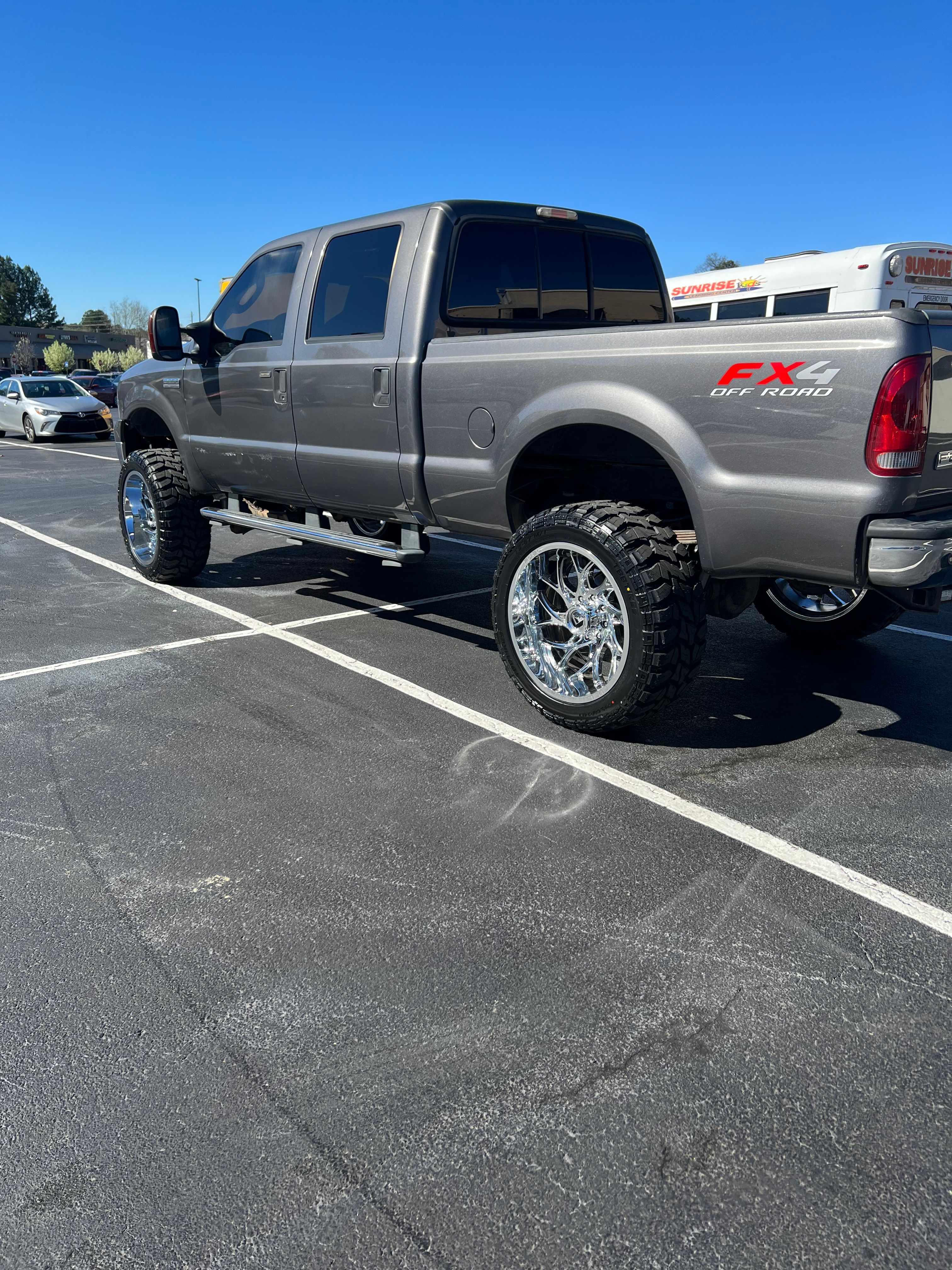 Used 2007 Ford F250 Lariat AWD/4WD image 2