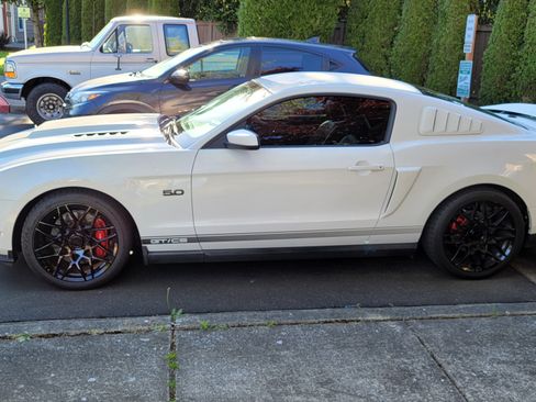Used 2011 Ford Mustang GT Premium w/ 402A Rapid Spec Order Code image 4