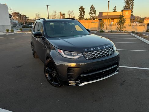 Used 2024 Land Rover Discovery Metropolitan Edition image 23
