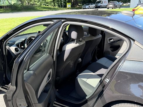 Used 2016 Chevrolet Cruze LS FWD image 11