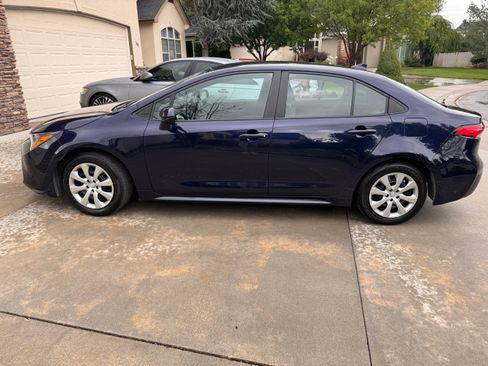 Used 2025 Toyota Corolla LE FWD image 1