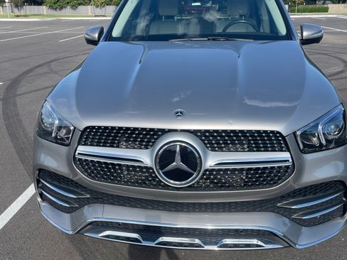 Used 2021 Mercedes-Benz GLE 580 4MATIC image 2