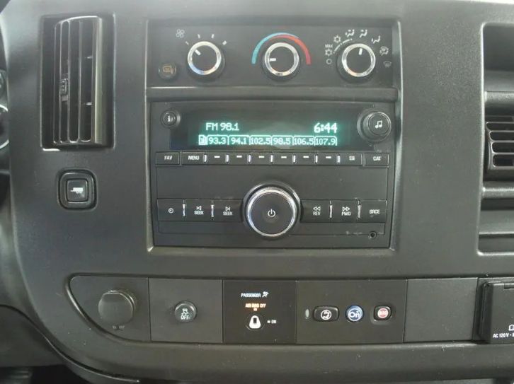 Used 2016 Chevrolet Express 2500 RWD image 8