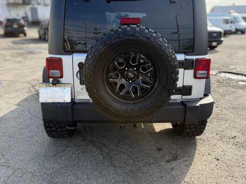 Used 2012 Jeep Wrangler Unlimited Sport image 2