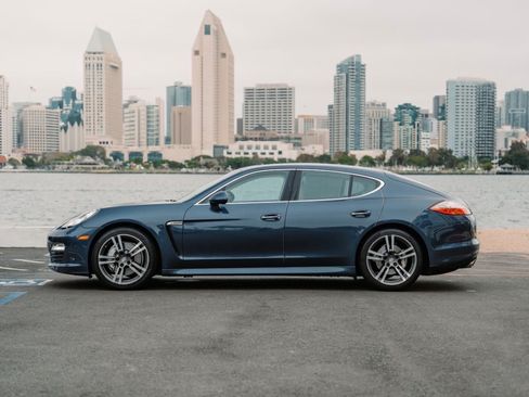 Used 2013 Porsche Panamera S image 1