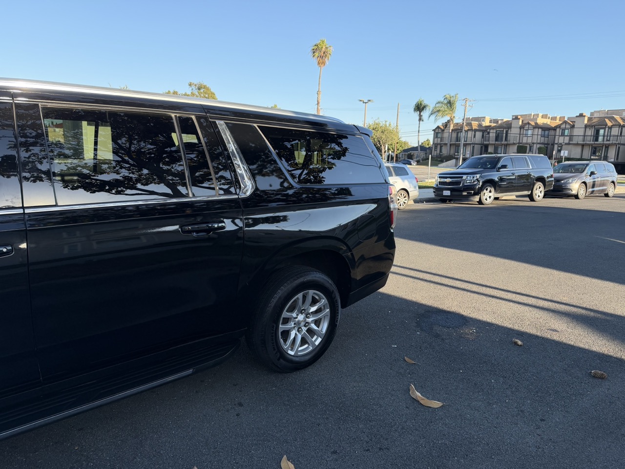 Used 2021 Chevrolet Suburban LT RWD image 29