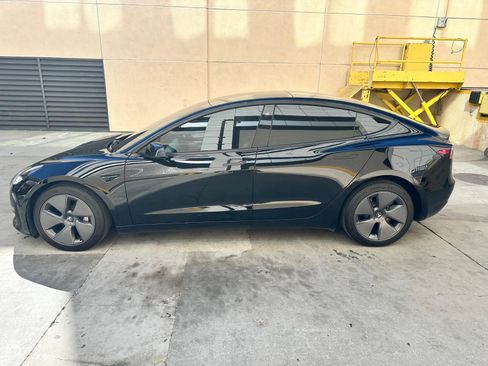 Used 2023 Tesla Model 3 Standard Range image 4