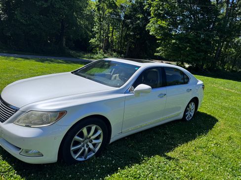 Used 2007 Lexus LS 460 L RWD image 5