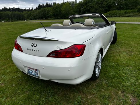 Used 2011 INFINITI G37 Convertible w/ Premium Pkg RWD image 10