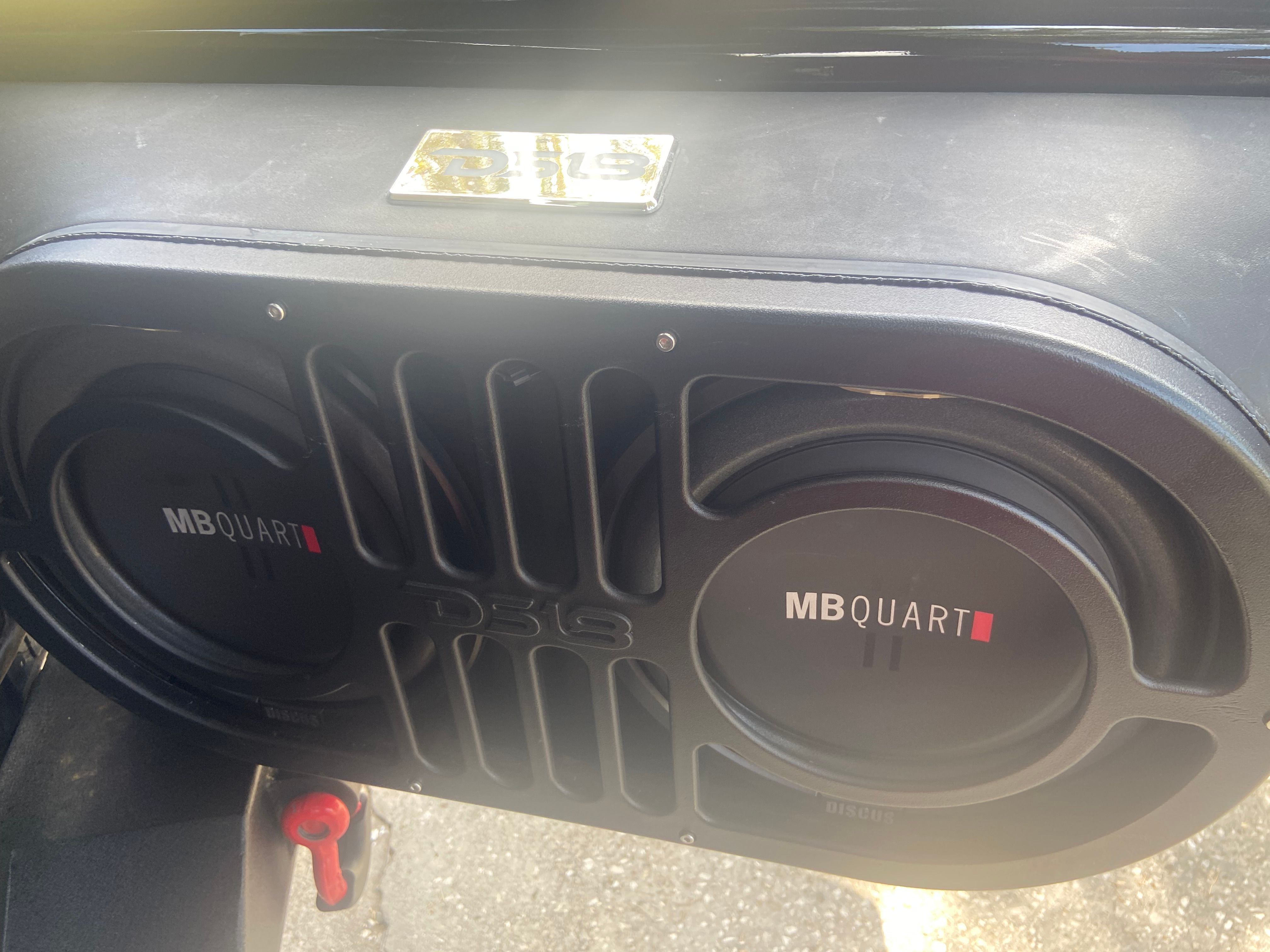 Used 2018 Jeep Wrangler Unlimited Sahara AWD/4WD image 12